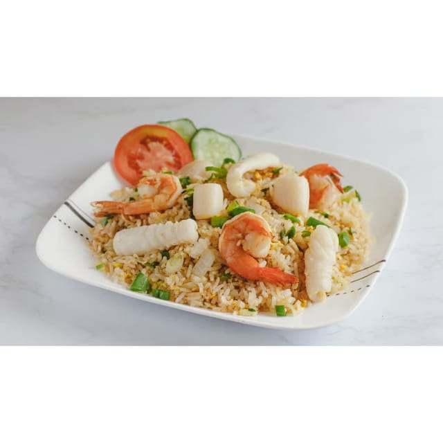 R4. Seafood Fried Rice.