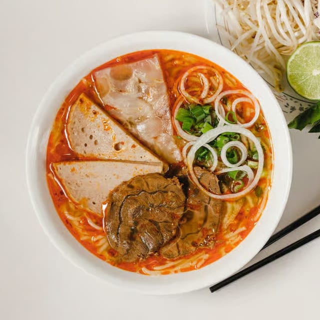 S1. Spicy Lemongrass Beef Noodle Soup.